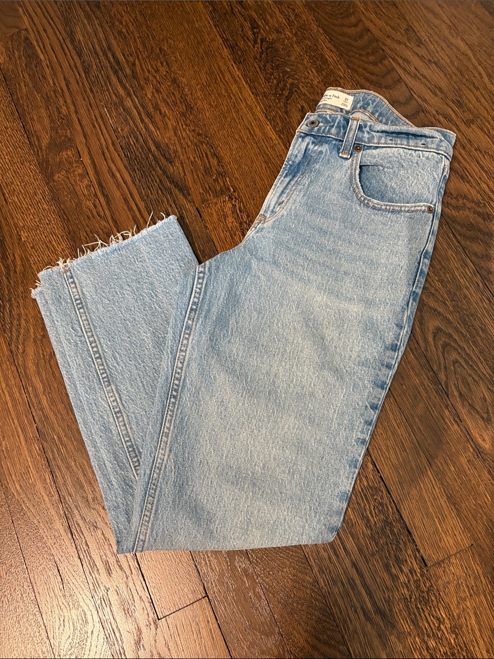 Abercrombie 90’s Straight Mid Rise Jeans - Curve Love